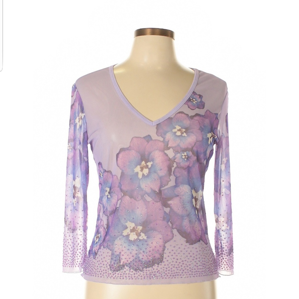 SOLD Cute 3/4 Sleeve Blouse